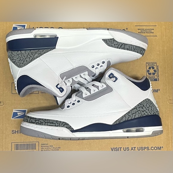 Jordan 3 Retro - Midnight Navy - Picture 3 of 11